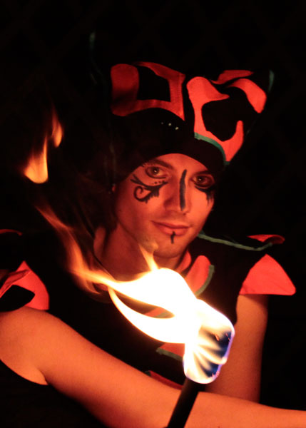 fire clubs, swing and spinning, fire performance in Australia. Will-o'-the-Wisp Fire Circus Act